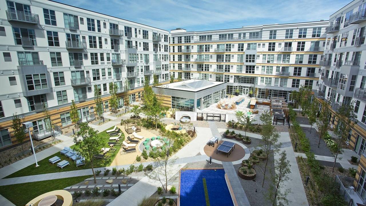 SouthSide Works City Apartments, Pittsburgh - (see pics & AVAIL)